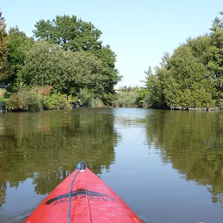 Apartment Direkt Am Wasser In Glueckstadt