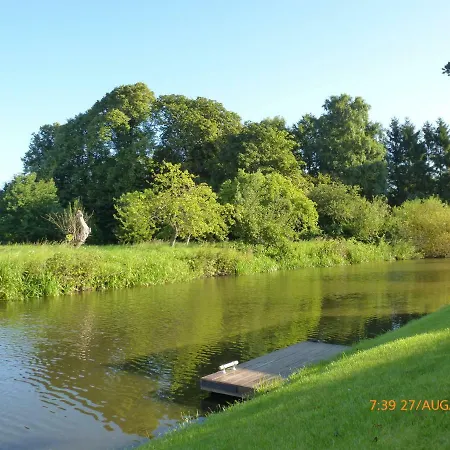 Apartment Direkt Am Wasser In Glueckstadt
